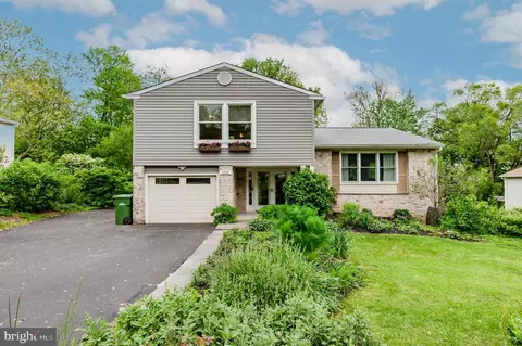 1233 Duncan Dr, Dresher, PA 19025