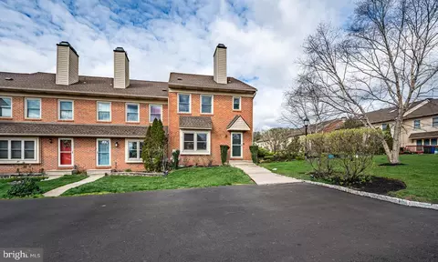 3927 Carriage Dr, Skippack, PA 19474