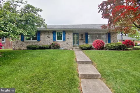 11 Grosstown Rd, Pottstown, PA 19464