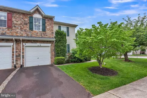401 Lynrose Ct, King Of Prussia, PA 19406