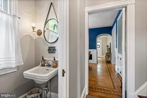 Entry Way - 313 Maple Ave, Wyncote, PA 19095 photo 8 of 12