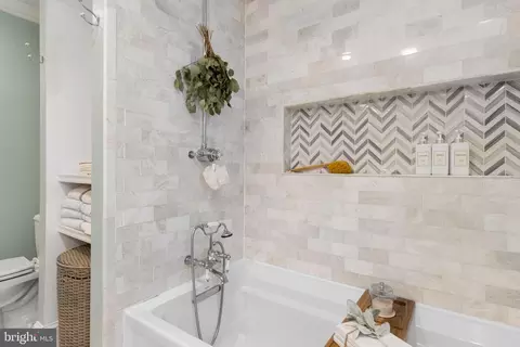 Bath - 313 Maple Ave, Wyncote, PA 19095 photo 4 of 5