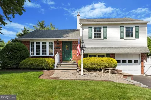 143 Maple Ave, Willow Grove, PA 19090