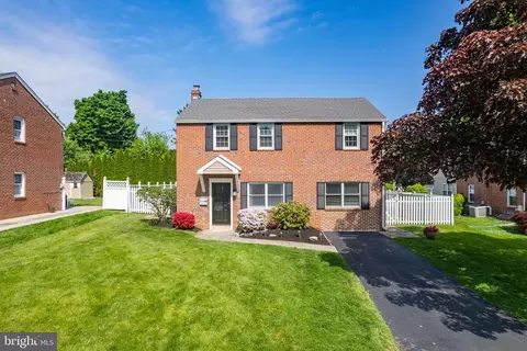 4006 S Warner Rd, Lafayette Hill, PA 19444