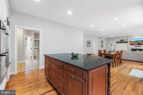 Kitchen - 600 Narcisi Ln, Wayne, PA 19087 photo 5 of 5