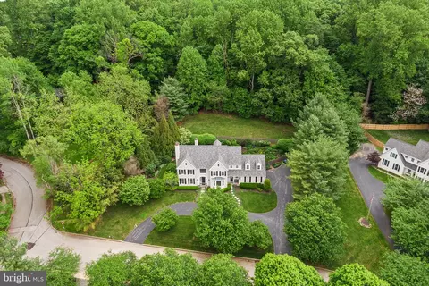 View/Area - 600 Narcisi Ln, Wayne, PA 19087 photo 2 of 6