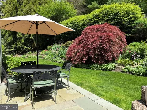 Exterior - 600 Narcisi Ln, Wayne, PA 19087 photo 4 of 11