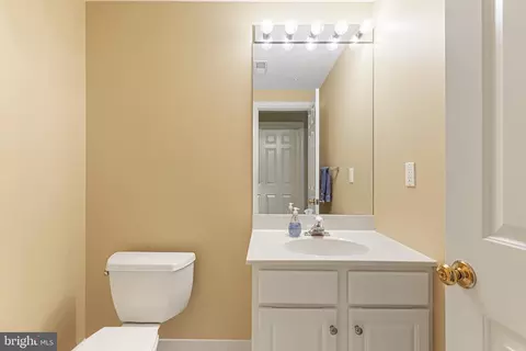 Bath - 600 Narcisi Ln, Wayne, PA 19087 photo 8 of 8