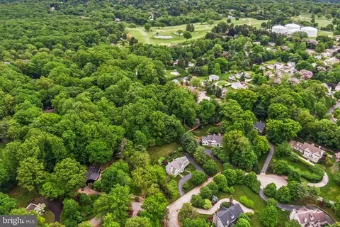 View/Area - 600 Narcisi Ln, Wayne, PA 19087 photo 5 of 6