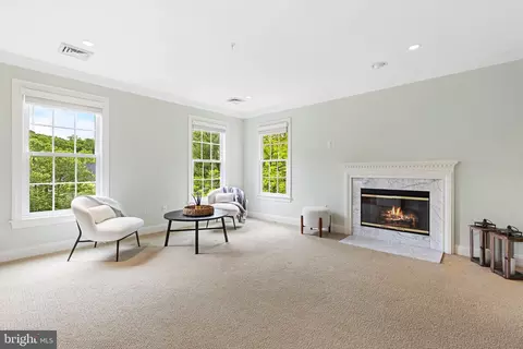 Living - 600 Narcisi Ln, Wayne, PA 19087 photo 5 of 5