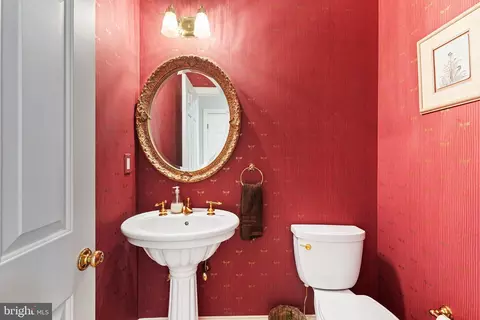 Bath - 600 Narcisi Ln, Wayne, PA 19087 photo 1 of 8