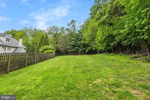Exterior - 600 Narcisi Ln, Wayne, PA 19087 photo 9 of 11