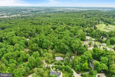 View/Area - 600 Narcisi Ln, Wayne, PA 19087 photo 3 of 6