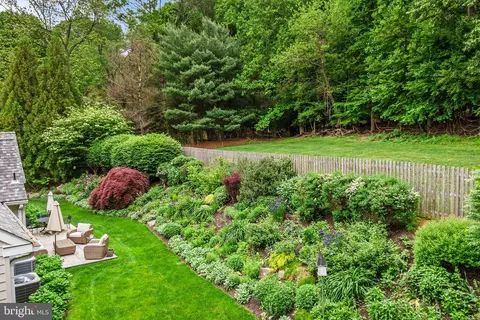 Exterior - 600 Narcisi Ln, Wayne, PA 19087 photo 8 of 11