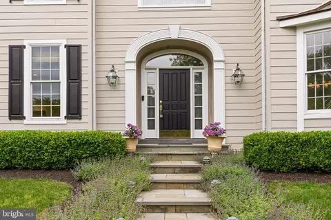 Exterior - 600 Narcisi Ln, Wayne, PA 19087 photo 3 of 11