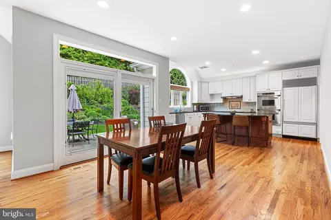 Dining - 600 Narcisi Ln, Wayne, PA 19087 photo 3 of 3