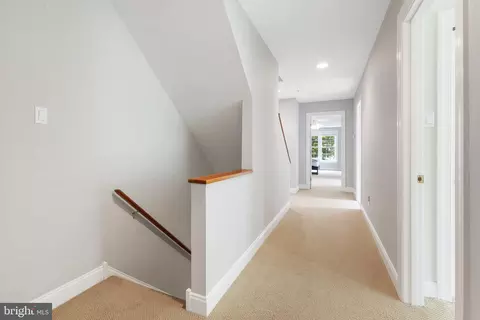 Entry Way - 600 Narcisi Ln, Wayne, PA 19087 photo 4 of 5