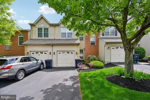 359 Hamilton Dr, Harleysville, PA 19438