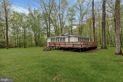 581 Miles Rd, Gilbertsville, PA 19525
