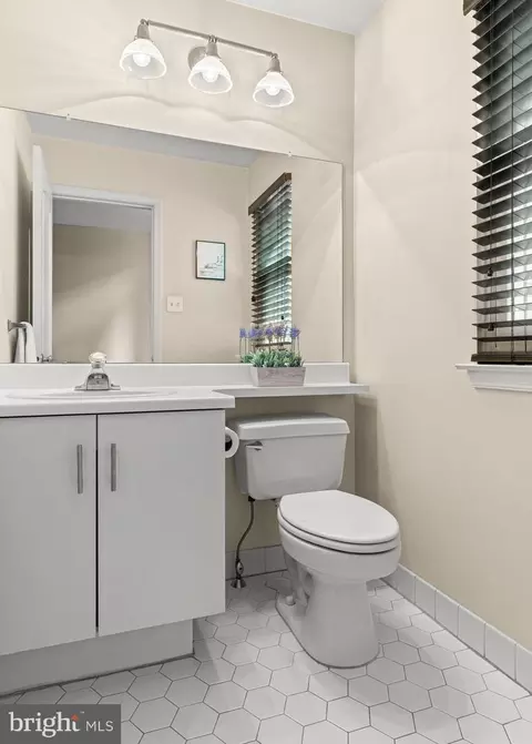 Bath - 104 Lemonton Way, Wayne, PA 19087 photo 1 of 4