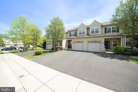 54 Arbor Cir, Colmar, PA 18915