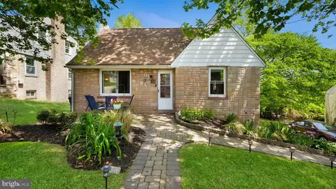 261 Shelmire St, Jenkintown, PA 19046