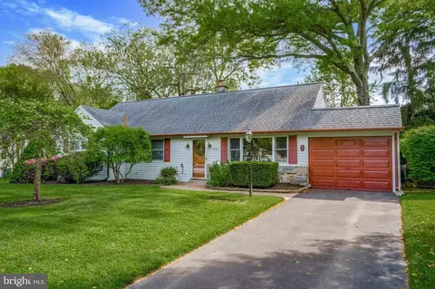 732 Elizabeth Rd, Jenkintown, PA 19046