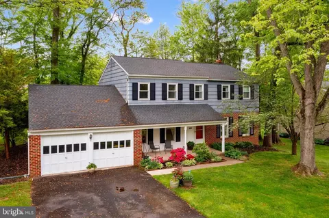 2395 Karen Ln, Hatboro, PA 19040