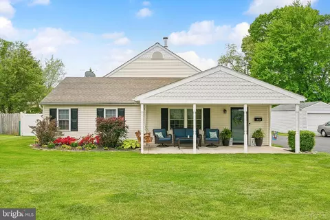712 Woodbrook Ln, Plymouth Meeting, PA 19462