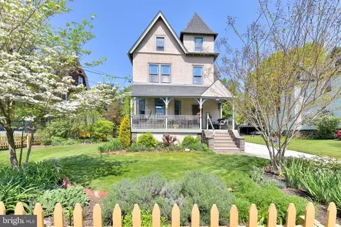 214 Lippincott Ave, Ardmore, PA 19003