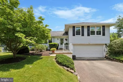 32 Betsy Ln, Ambler, PA 19002