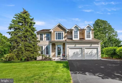 530 Tawnyberry Ln, Collegeville, PA 19426