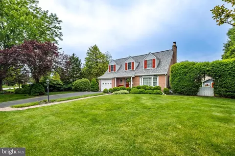 405 W Garden Rd, Oreland, PA 19075