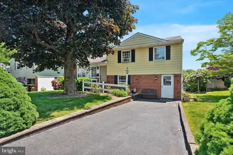 537 Poplar St, Lansdale, PA 19446