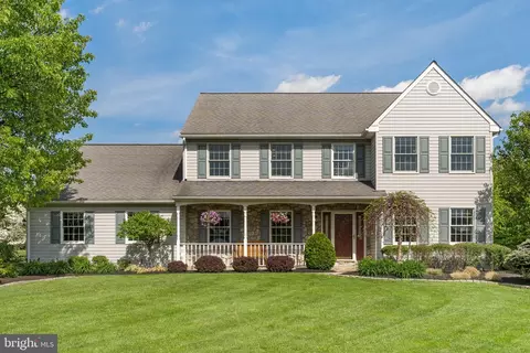 109 Indian Ridge Ln, Telford, PA 18969