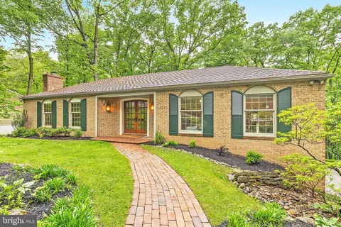 290 Danell Rd, Wayne, PA 19087