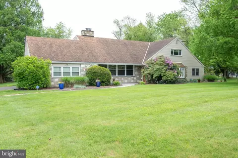 1271 Dogwood Ln, Huntingdon Valley, PA 19006