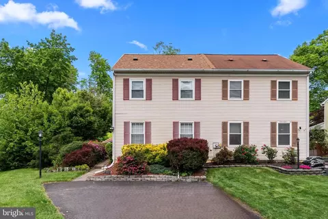 120 Deerpath Dr, Lansdale, PA 19446