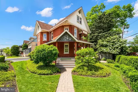 900 Old Lancaster Rd, Bryn Mawr, PA 19010