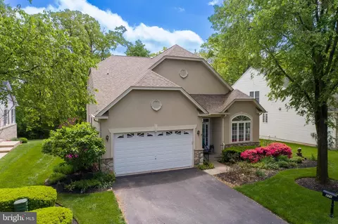 271 Kingsfield Dr, Souderton, PA 18964