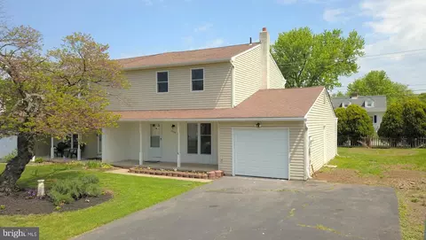 2829 N Ford Dr, Hatfield, PA 19440