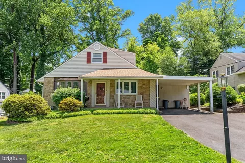 166 Sleighride Rd, Willow Grove, PA 19090