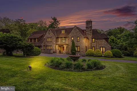 1205 Gordon Rd, Jenkintown, PA 19046