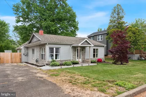 2240 W Walnut St, Colmar, PA 18915
