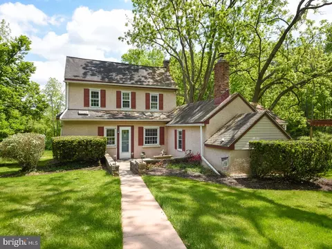 18 Delphi Rd, Schwenksville, PA 19473