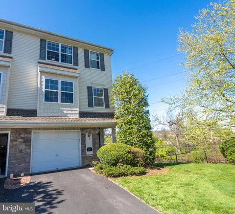 443 Fort Hl, Fort Washington, PA 19034