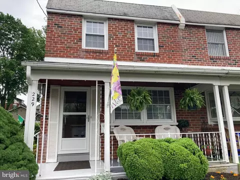 229 Robbins Ave, Jenkintown, PA 19046