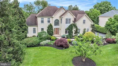 748 Castlewood Dr, Dresher, PA 19025