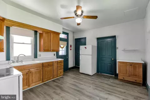 Entry Way - 48 E 3rd St, Pottstown, PA 19464 photo 1 of 1