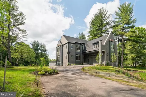 227 Northwestern Ave, Philadelphia, PA 19128